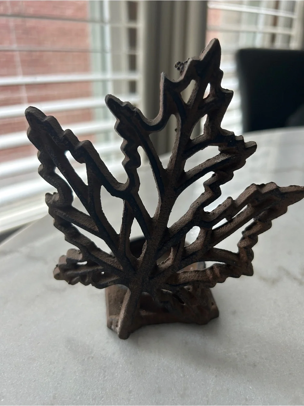 Rustic Cast Iron Maple Leaf Tealight Holder Décor - Brown